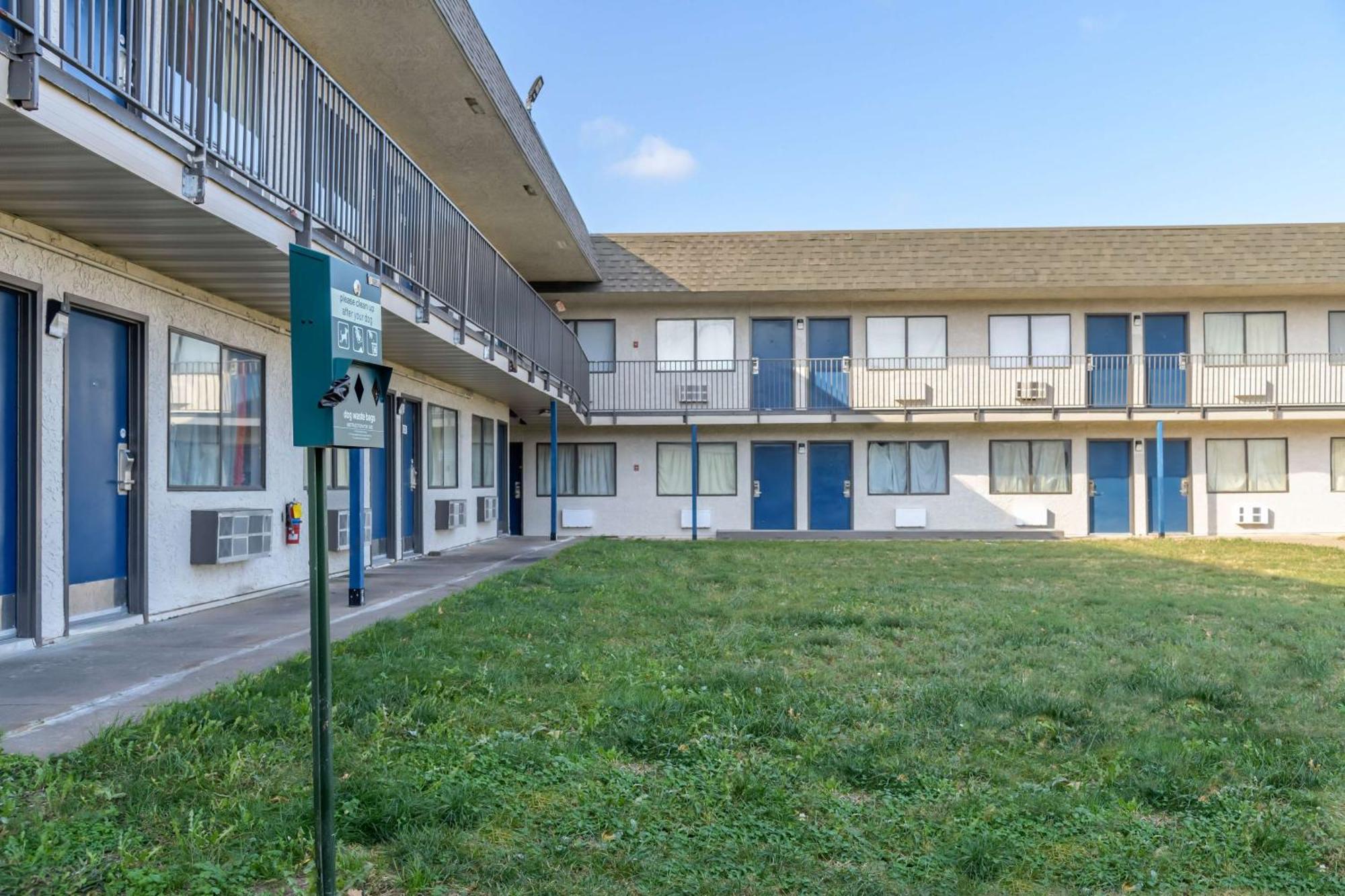 Home 6 Motel Topeka Zewnętrze zdjęcie