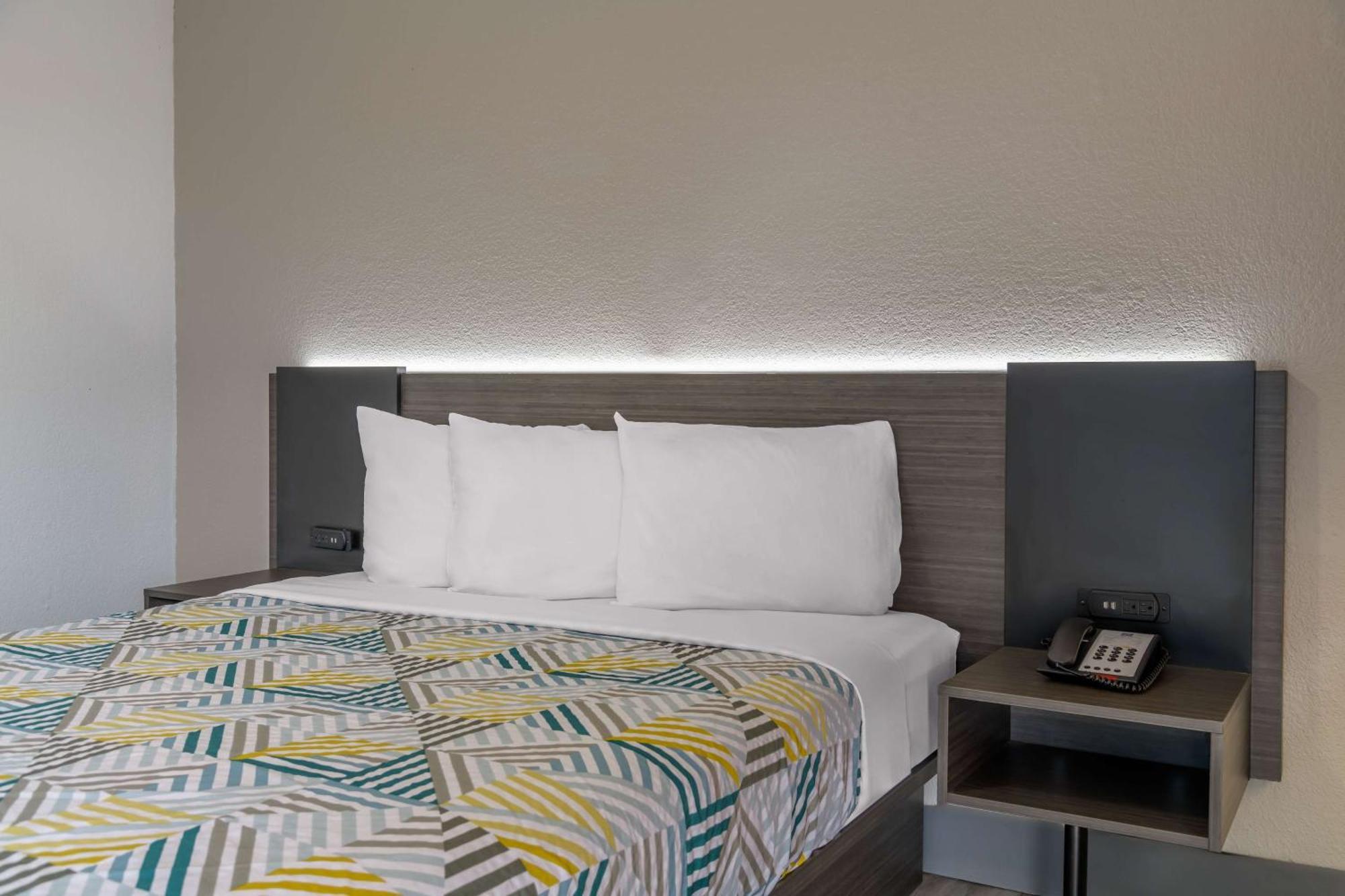 Home 6 Motel Topeka Zewnętrze zdjęcie