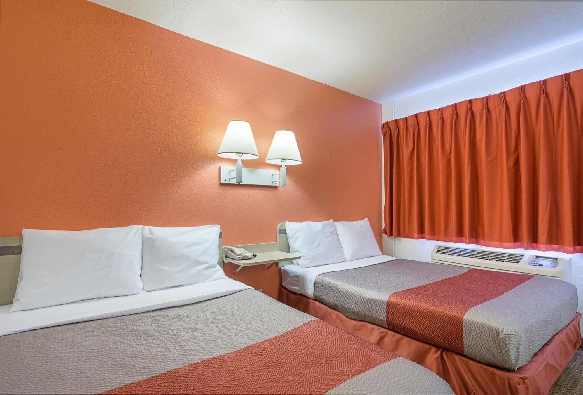 Home 6 Motel Topeka Zewnętrze zdjęcie