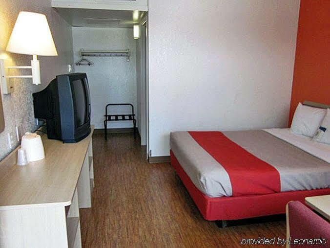Home 6 Motel Topeka Zewnętrze zdjęcie